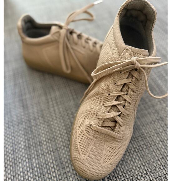 ROTHY'S **RETIRED COLOR** Men's RS01 Washable Sneaker EU43/US10 Tan/Beige Preppy - Picture 1 of 7